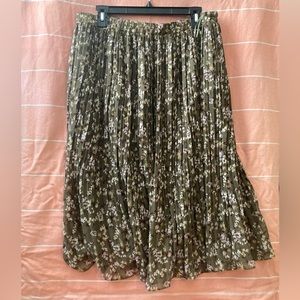 Mika rose floral print pleated skirt